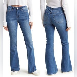 NWT Abound Mid Rise Flared Jeans Sz 31